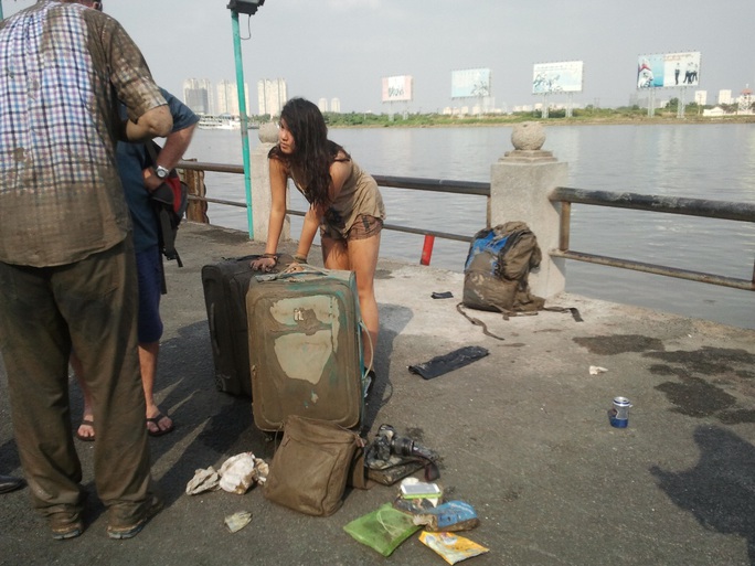 Cháy tàu cánh ngầm tốc hành, 83 hành khách nhảy sông