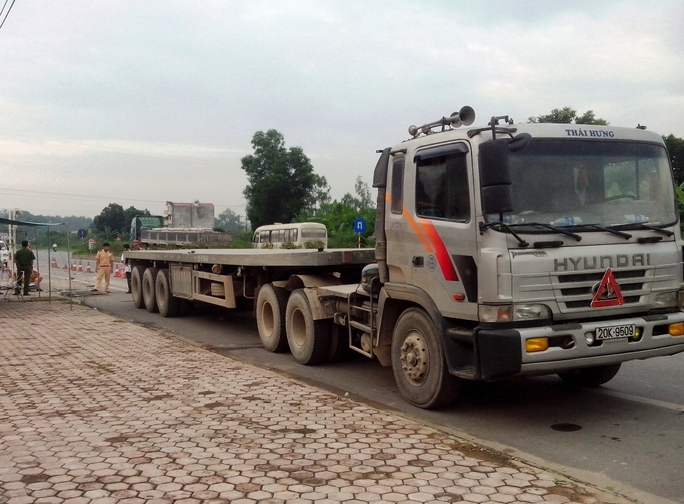 Xe đầu kéo đâm nát trạm cân tải trọng lưu động ở Thanh Hóa ngày 20-8