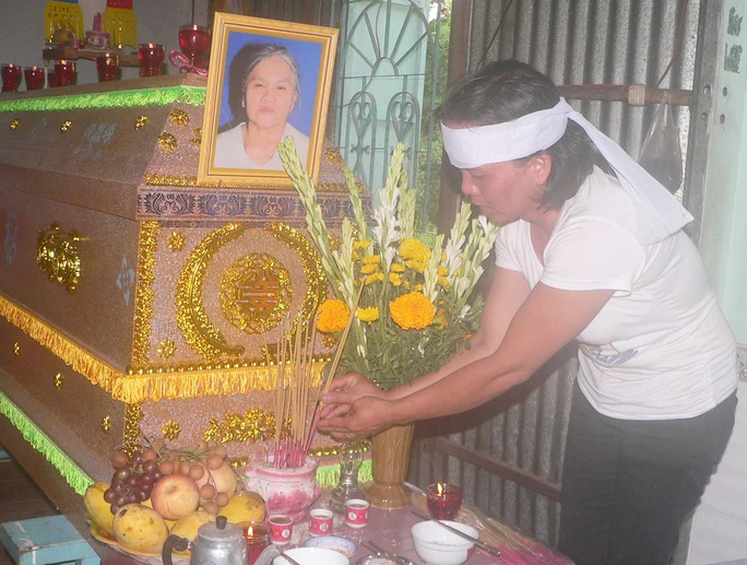 Đám tang bà Nguyễn Thị Nên, người bị cháu ngoại giết.