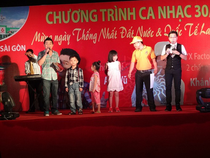 Tưng bừng mua sắm, giao lưu văn nghệ tại Siêu thị Sài Gòn