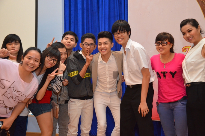 Noo Phước Thịnh, Đông Nhi cuồng nhiệt cùng "fan"