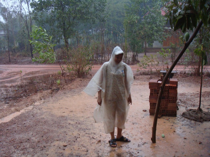Cơn mưa “vàng” chiều 1-4, trên địa bàn tỉnh Bình Phước, kéo dài hơn 1 tiếng đồng hồ, đã góp phần giải quyết phần nào tình trạng khô hạn và thiếu nước sinh hoạt kéo dài.
