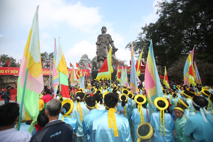 Người dân Thăng Long- Hà Nội biến ngày kỉ niệm chiến thắng thành Lễ hội để đời đời ghi nhớ công ơn của Hoàng đế Quang Trung