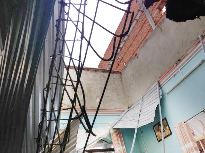 Nhà sập, cháu bé 2 tuổi chết tại chỗ