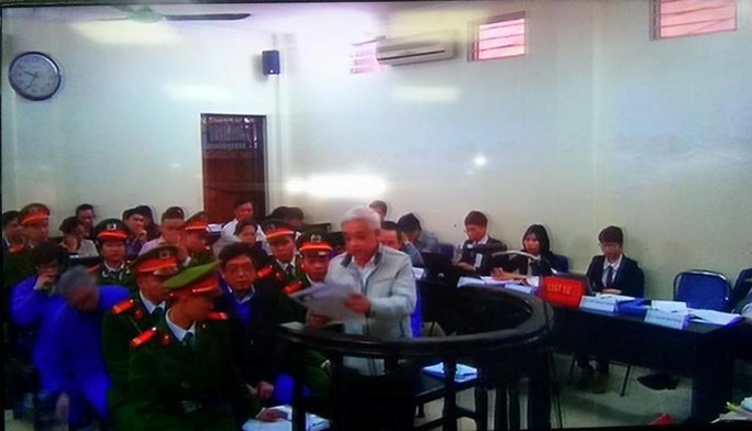 Bị cáo Nguyễn Đức Kiên (bầu Kiên) tại phiên toà sáng 1-12