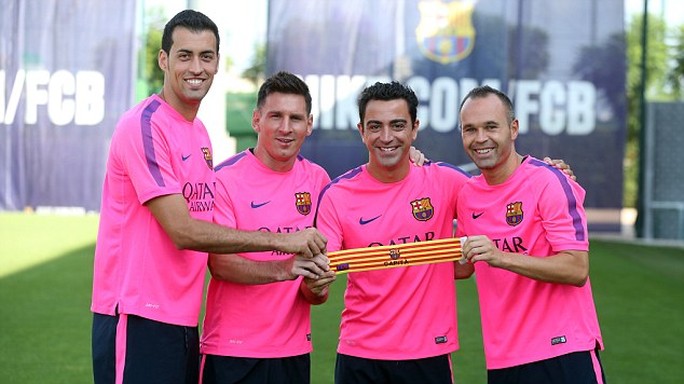 Ban cán sự Barca màu bóng mới: Busquets, Messi, đội trưởng Xavi và Iniesta