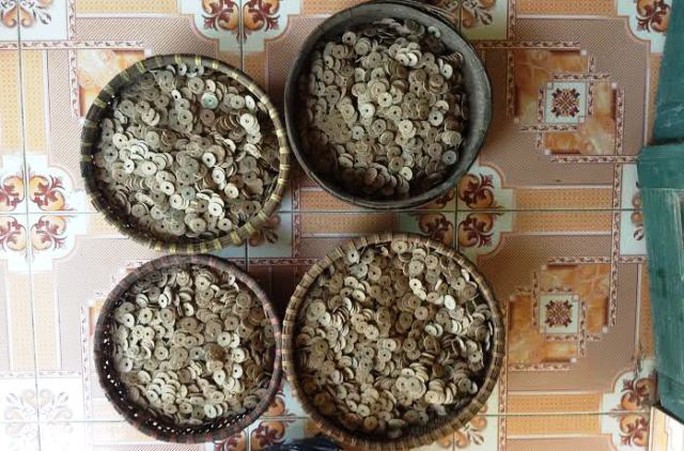 Số tiền xu cổ được gia đình anh Hải phát hiện trong lúc đào đất Số tiền xu cổ được gia đình anh Hải phát hiện trong lúc đào đất