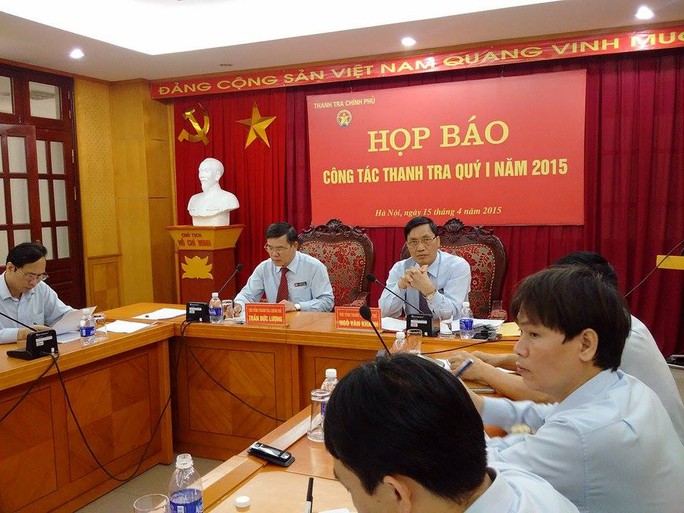 Ông Trần Đức Lượng- bên trái- chủ trì buổi họp báo Ông Trần Đức Lượng- bên trái- chủ trì buổi họp báo