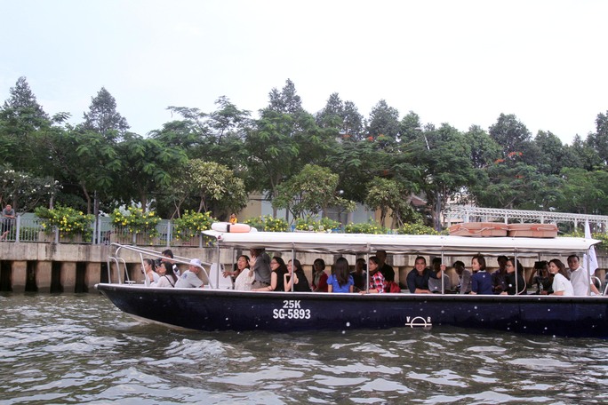 Đổ xô đi xem tuyến du lịch trên kênh Nhiêu Lộc-Thị Nghè