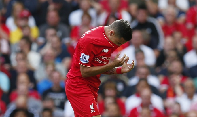 Coutinho thất vọng khi bị thẻ đỏ trong trận Liverpool thảm bại 0-3 trước West Ham trên sân nhà