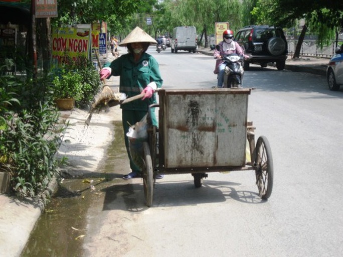 Phơi mình dưới nắng nóng 40 độ C để mưu sinh