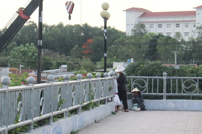 Ăn xin quay về “làm xấu” Sài Gòn