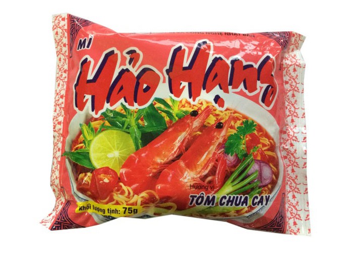 Mẫu gói mì Hảo Hạng (bên phải) bị tố đã nhái nhãn hiệu Hảo Hảo Ảnh: VĂN HÙNG Mẫu gói mì Hảo Hạng (bên phải) bị tố đã nhái nhãn hiệu Hảo Hảo Ảnh: VĂN HÙNG