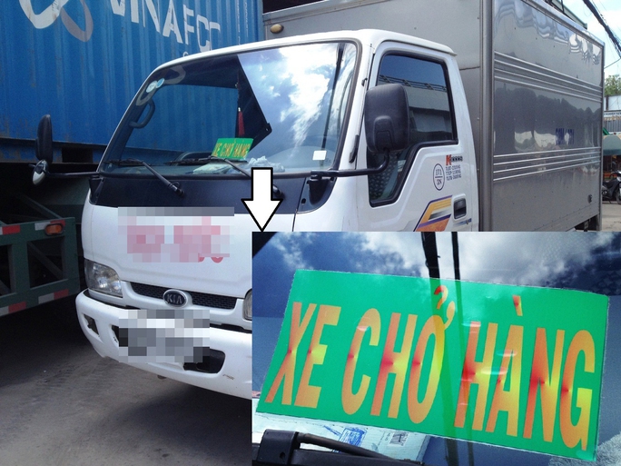Một xe dán logo “xe vua” Ảnh: Lê Phong