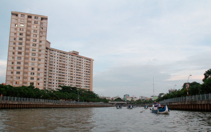 Đổ xô đi xem tuyến du lịch trên kênh Nhiêu Lộc-Thị Nghè