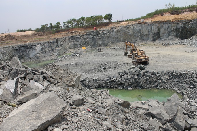 Dự án hồ chứa nước, đồng thời khai thác đá trong sân bay Biên Hòa được triển khai từ hơn 3 tháng nay