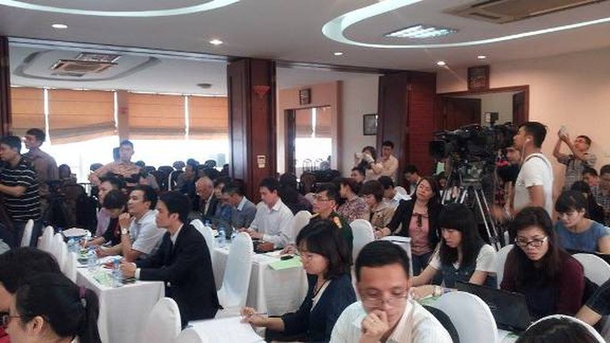 Hội trường không còn chỗ trống Hội trường không còn chỗ trống