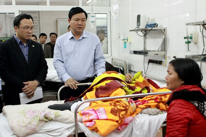 Chiều mùng 2 Tết Ất Mùi, Bộ trưởng Bộ GT- VT Đinh La Thăng đã đến thăm hỏi nạn nhân TNGT tại BV Việt Đức