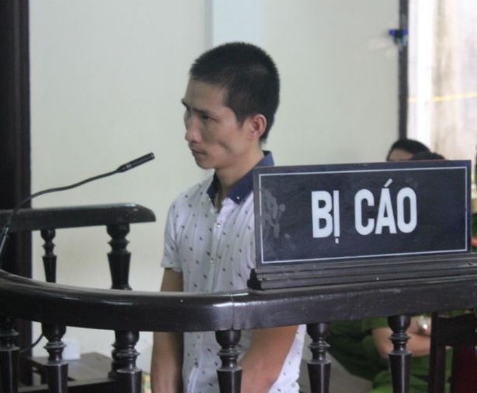 Bị cáo Đệ tại phiên tòa. Ảnh: T. Cao Bị cáo Đệ tại phiên tòa. Ảnh: T. Cao