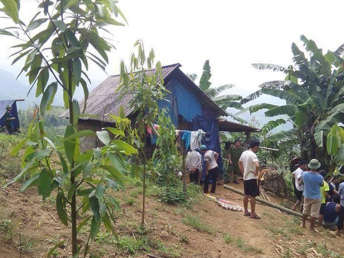 Ngôi nhà của vợ chồng anh Trần Văn Long và chị Phàn Thị Hoa, nơi xảy ra vụ thảm sát 4 người Ngôi nhà của vợ chồng anh Trần Văn Long và chị Phàn Thị Hoa, nơi xảy ra vụ thảm sát 4 người