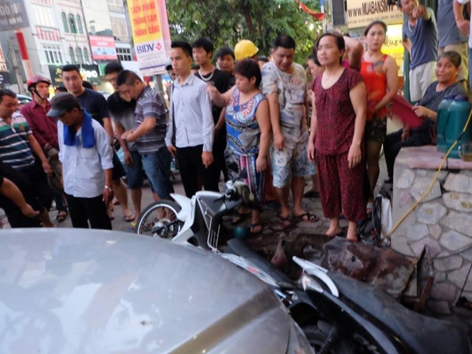 Người dân bàng hoàng trước vụ tai nạn bất ngờ