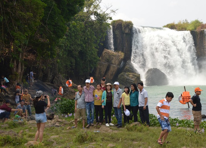 Do chưa được biết đến nhiều nên thác Đray Nur ít đón du khách xa mà chủ yếu là người dân 2 tỉnh Đắk Lắk - Đắk Nông