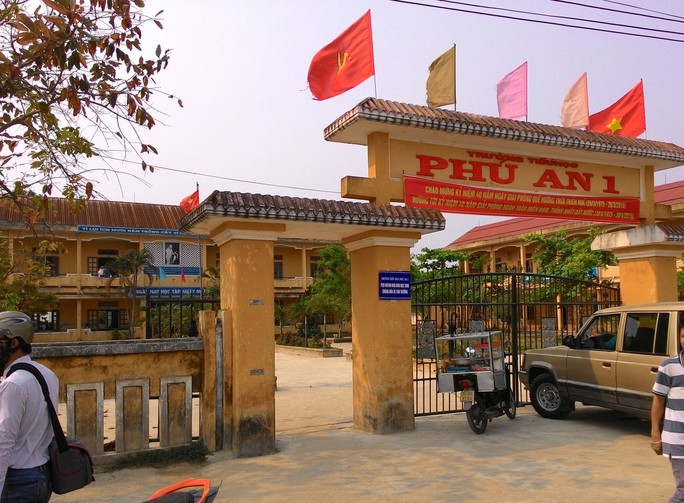 Một giáo viên bị đồng nghiệp hành hung tại trường