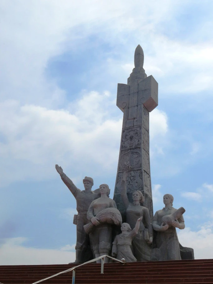 Tượng đài văn hóa của thị xã Đông Triều