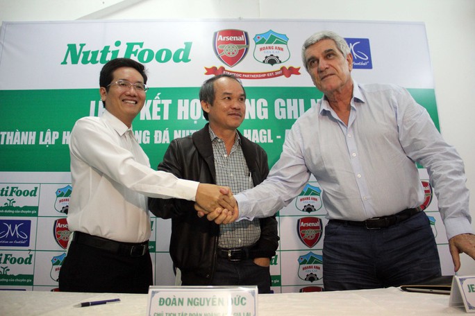 học viện bóng đá hagl arsenal jmg