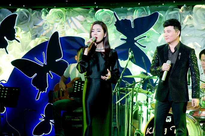 Lệ Quyên và Quang Linh song ca