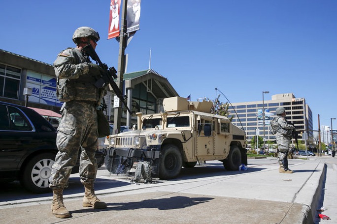 Vệ binh Quốc gia tuần tra ở Baltimore. Ảnh: Reuters