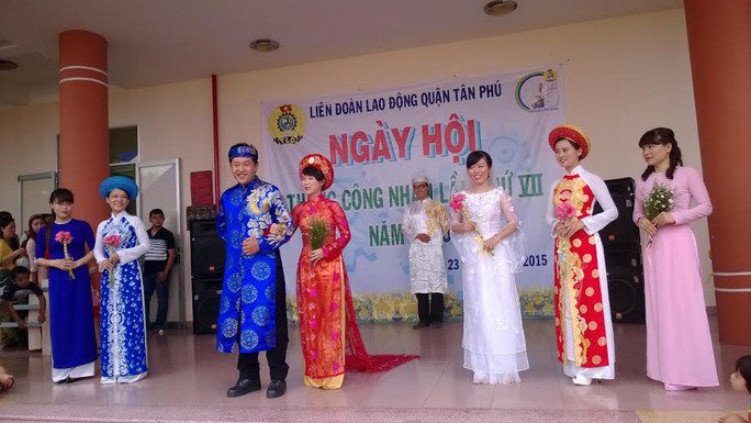 Một tiết mục trình diễn thời trang áo dài trong “Ngày hội công nhân” do

LĐLĐ quận Tân Phú, TP HCM tổ chức