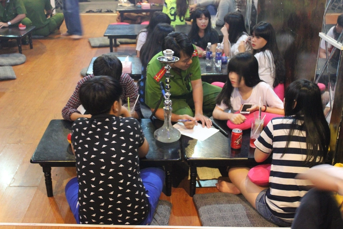 Ngăn chặn trẻ em hút shisha