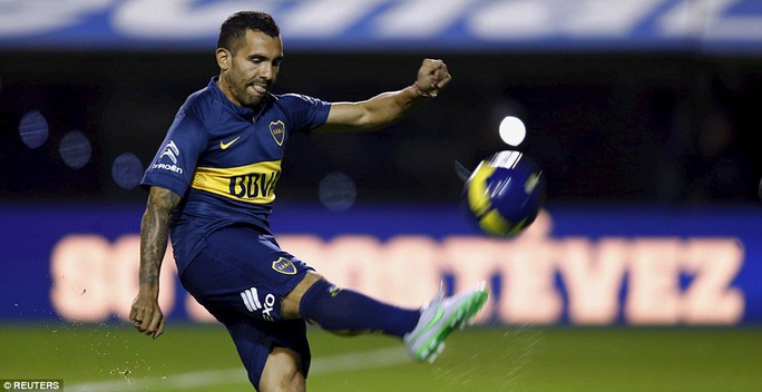 Tevez gây náo loạn ngày trở lại Boca Juniors
