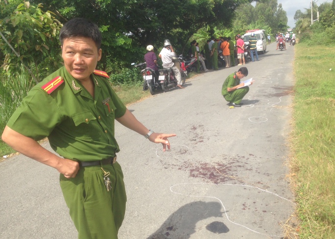 Thiếu tá Phan Nguyễn Tiến Nhật khi đang điều tra 1 trong 3 vụ giết người do Nguyễn Hoài Nam thực hiện