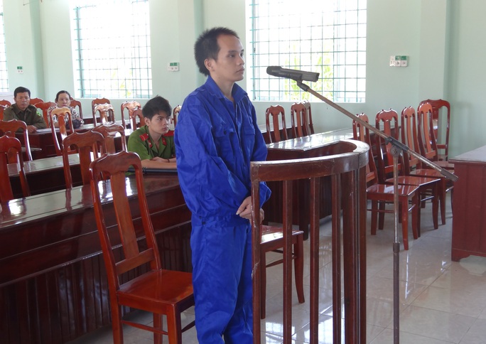 Thầy phong thủy trốn truy nã "biến" thành nhà sư vẫn không thoát