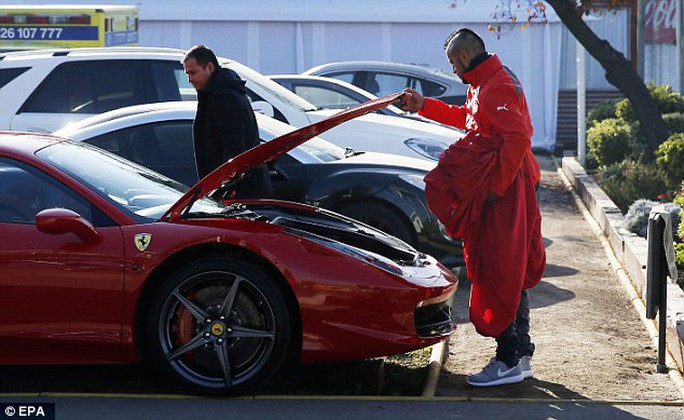 Chiếc Ferrari trước lúc gặp nạn của Vidal