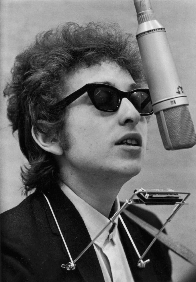 Bob Dylan đang thu âm album Blonde on Blonde. Ảnh: BBC