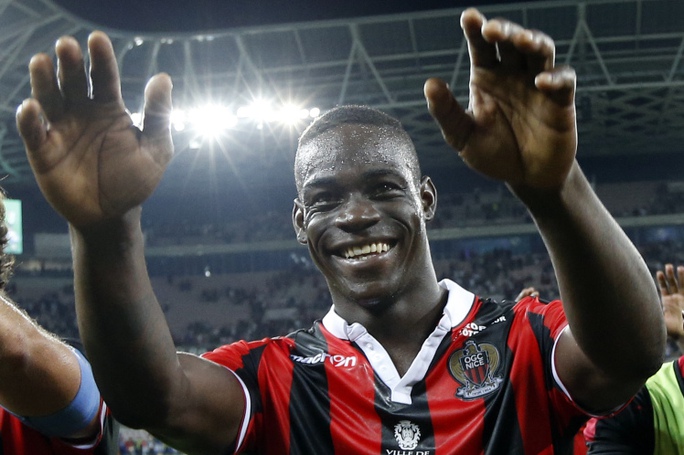 Balotelli sẽ lái trực thăng đến sân nếu Nice vô địch