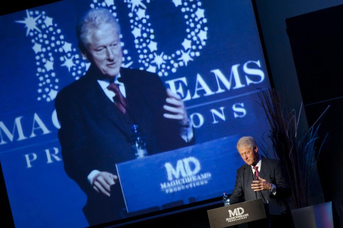 Cựu Tổng thống Bill Clinton thu nhập hơn 100 triệu USD chỉ nhờ diễn thuyết từ năm 2001-2014 Ảnh: AP