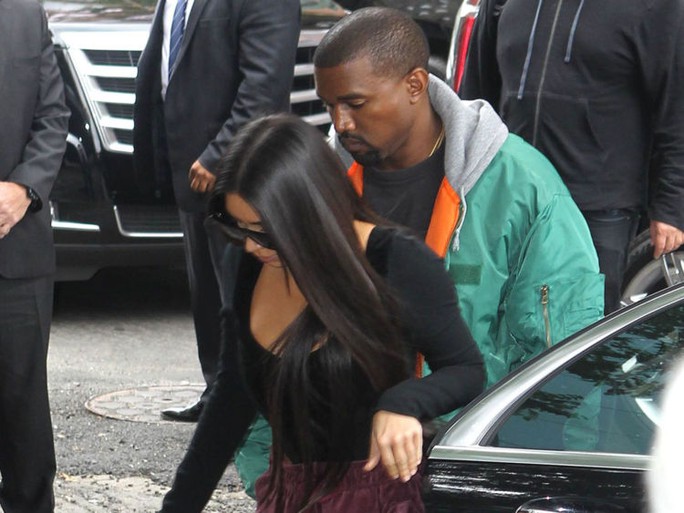 
Cô Kim “siêu vòng 3” và chồng, rapper Kanye West. Ảnh: Sky.News
