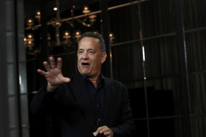 Vợ chồng Tom Hanks thắng kiện hai tờ báo lá cải