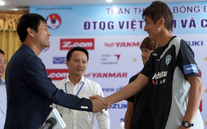avispa đấu với marinos