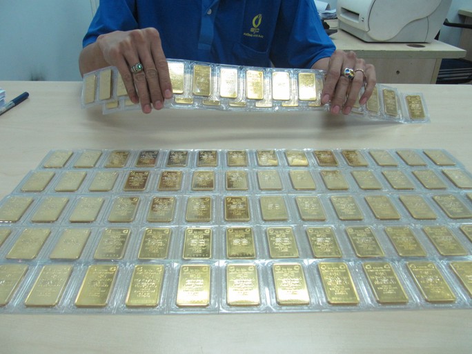 Giá vàng chiều 11-11: Vàng SJC nhảy vọt lên 60 triệu đồng/lượng - Ảnh 1.