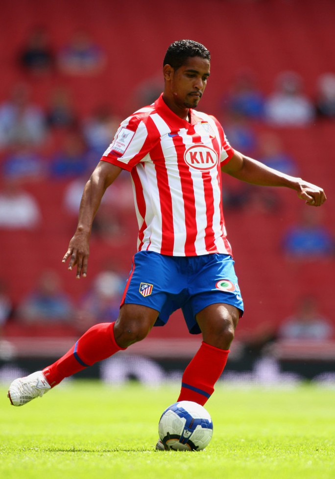 
Cleber Santana, cầu thủ chết trong vụ tai nạn máy bay ở Colombia, từng khoác áo Atletico Madrid
