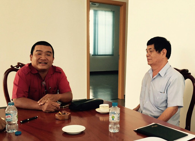Ông Nguyễn Phong Quang (bìa phải) tại buổi tiếp xúc báo chí sáng 9-12Ảnh: Lê Khánh
