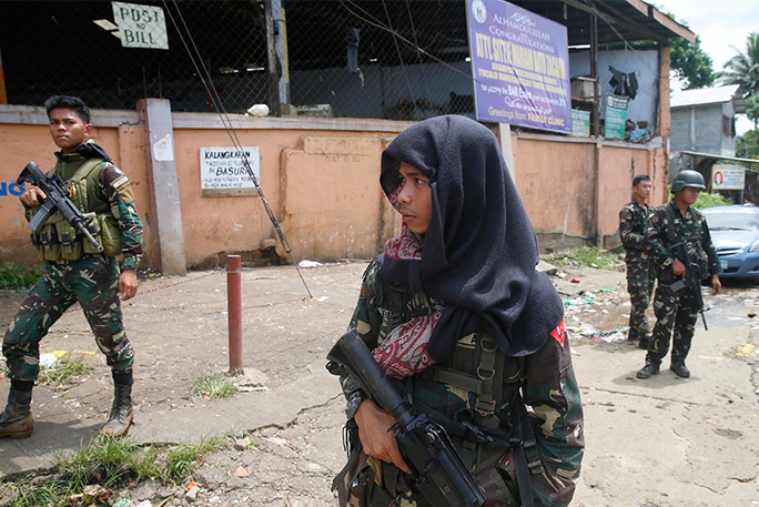 Vụ khủng bố Philippines: Phát hiện nhiều tay súng láng giềng - Ảnh 3.