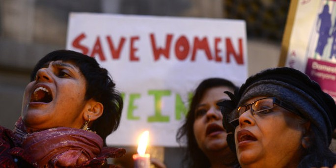Biểu tình phản đối nạn cưỡng hiếp phụ nữ ở Ấn Độ. Ảnh: REUTERS