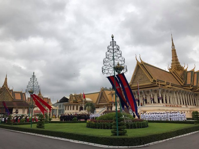 Trang trọng lễ đón Tổng Bí thư tại Hoàng cung Campuchia - Ảnh 8.