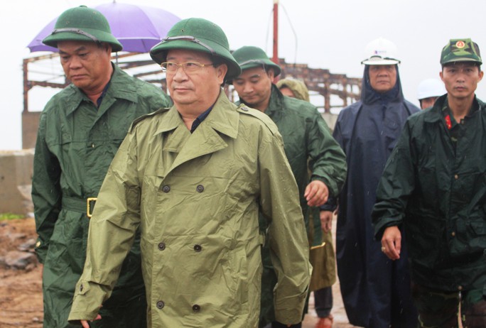 Phó Thủ tướng: Không để một người dân nào gặp nguy hiểm khi bão, lũ đến - Ảnh 1. Phó Thủ tướng: Không để một người dân nào gặp nguy hiểm khi bão, lũ đến - Ảnh 1.